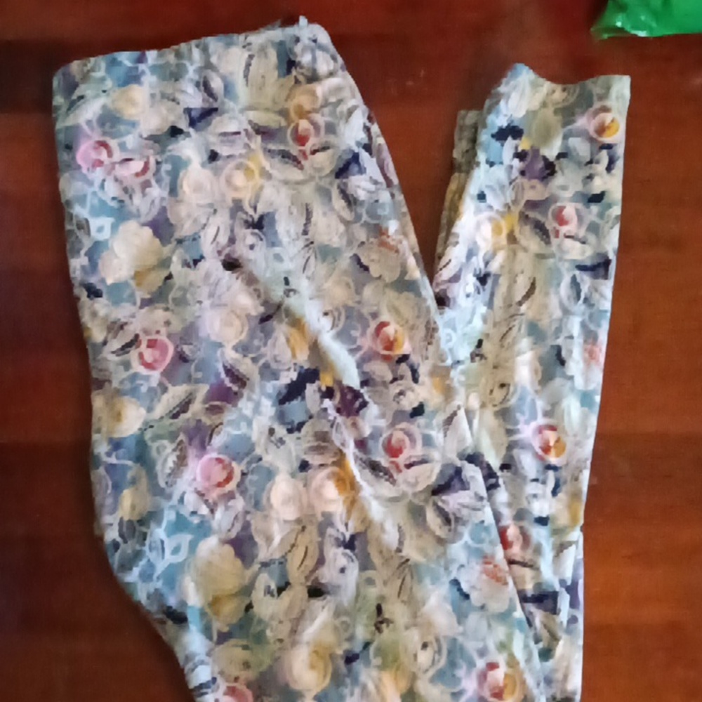 TC LuLaRoe leaf leggings
